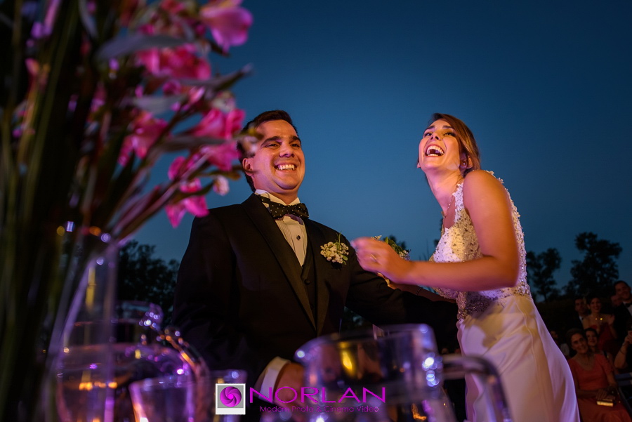 Fotos de casamiento en Howard Johnson Lujan por Norlan Modern Photo y Cinema Video