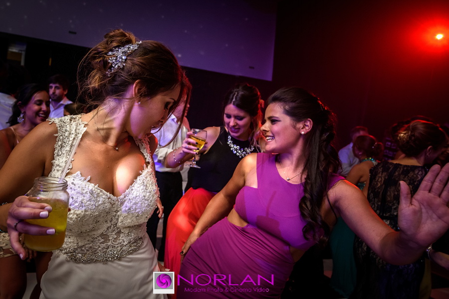 Fotos de casamiento en Howard Johnson Lujan por Norlan Modern Photo y Cinema Video